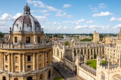 Oxford University buildings. By Shaun Iwasawa on Pexels